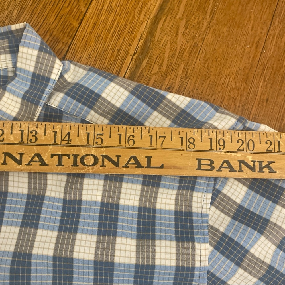 Patagonia Organic Cotton Blend Men’s Short Sleeve Blue Gray Plaid Shirt - Picture 6 of 11